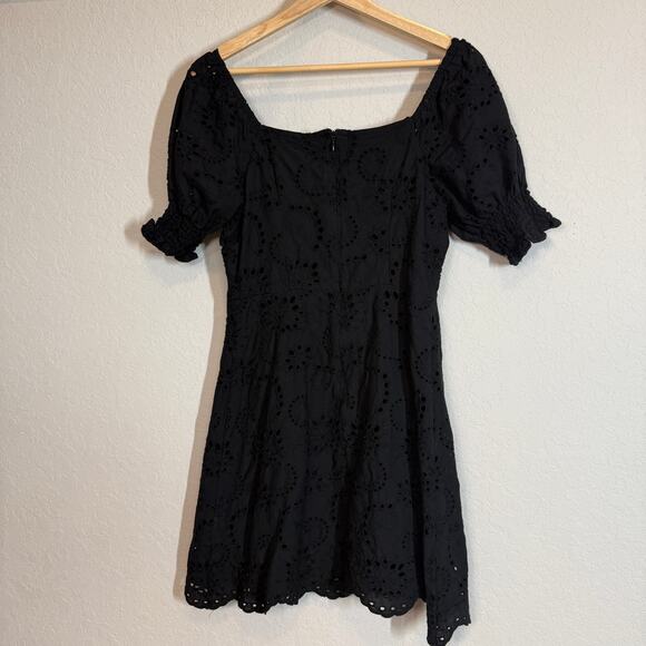 Women's 7 For All Mankind Black Eyelet Short Sleeve Tie Front Dress Size Small - Picture 4 of 10